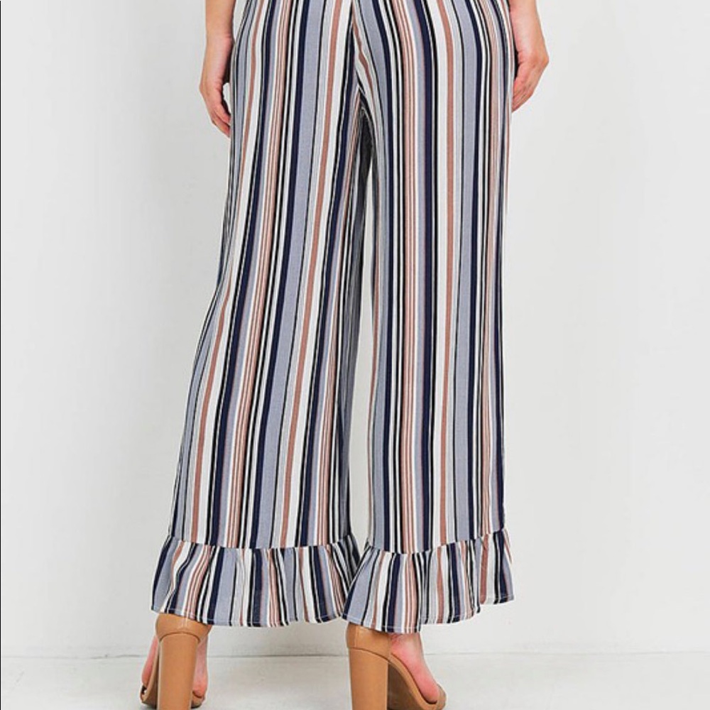 Striped Ruffle hem pants - Picture 3 of 3